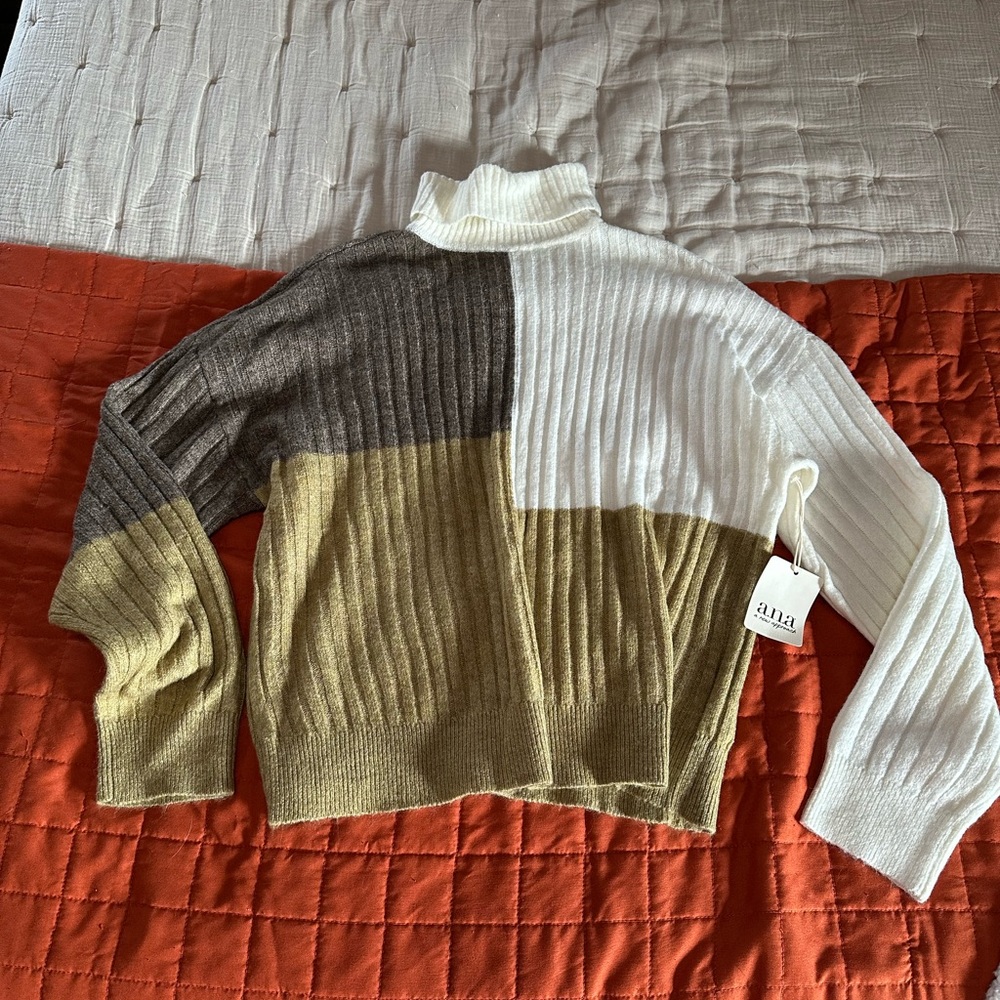 Slight Loose Fit Sweater